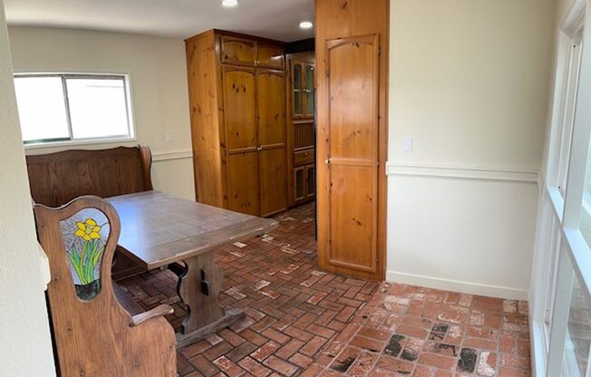 Welcome to your English countryside escape in the heart of Lakewood Village!