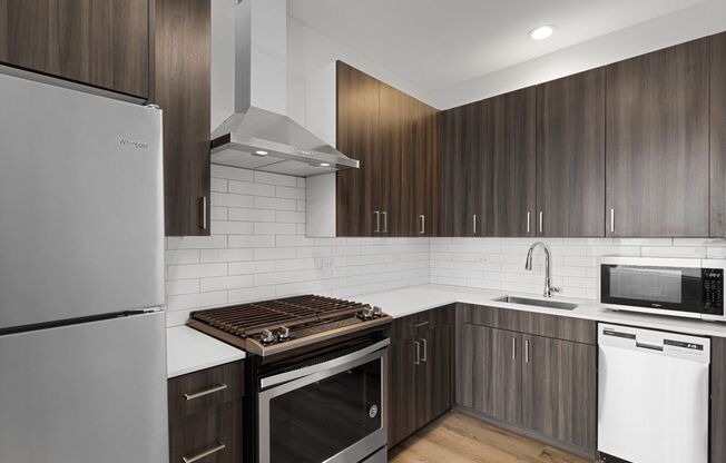 Studio, 1 bath, 360 sqft, $1,650, Unit 407