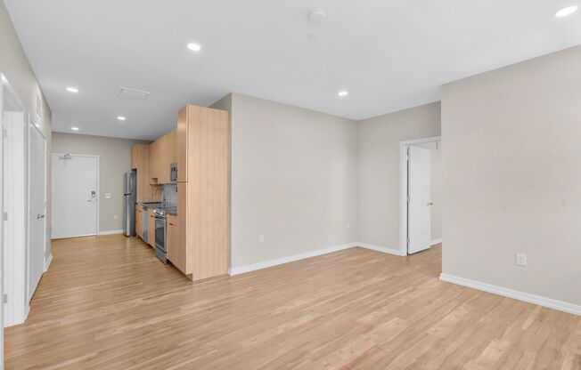 2 beds, 1 bath, 913 sqft, $3,660, Unit 707