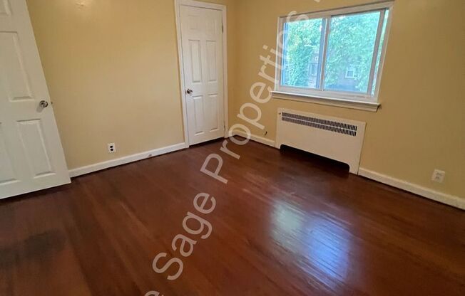 3 beds, 1 bath, $1,495