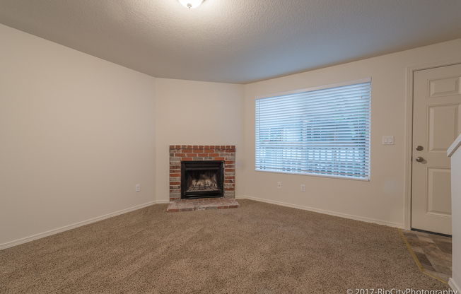 2 beds, 1 bath, 832 sqft, $1,495, Unit B