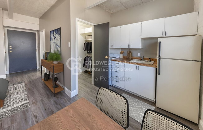 1 bed, 1 bath, 650 sqft, $680, Unit 208