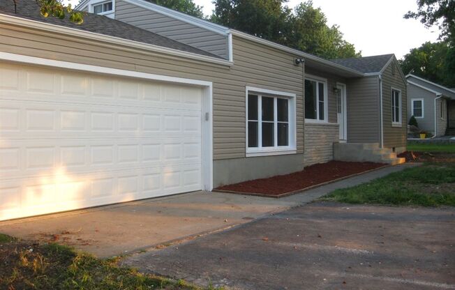 Lease 2 Own ...This Great South Springfield 4 br 2 ba 2 car, large corner lot beautiful
