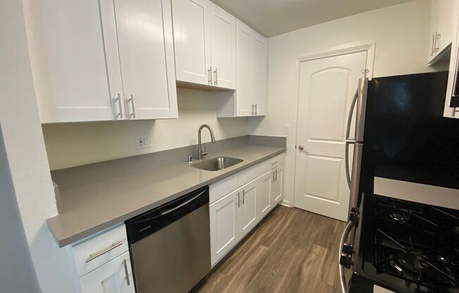 2 beds, 1 bath, $2,495, Unit 1804 N Alvarado St # 5