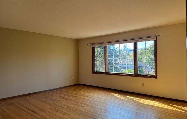 4 beds, 2.5 baths, $4,500