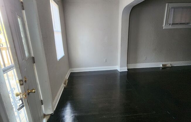 2 beds, 1 bath, $1,150