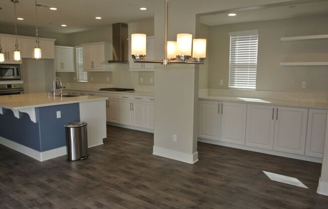 Spacious 4Bed/3.5Bath w/ Loft in  Horse Creek Ridge Community~ Galician
