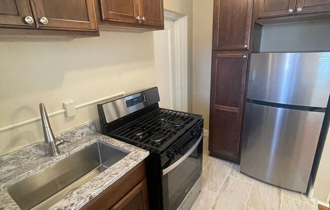 2 beds, 1 bath, 753 sqft, $1,409, Unit 208