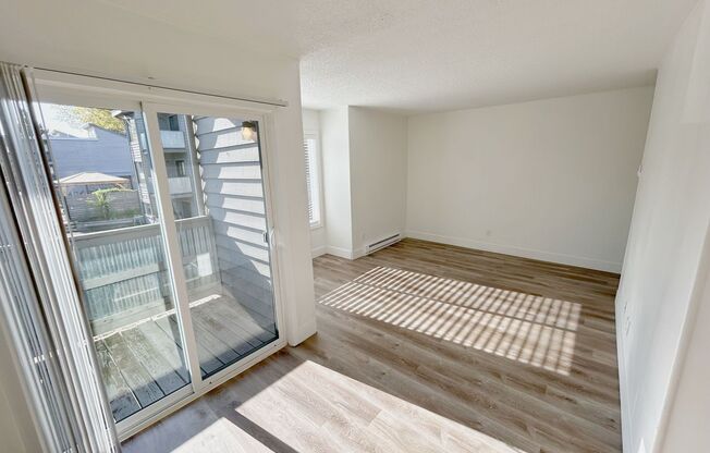 1 bed, 1 bath, 550 sqft, $1,395, Unit B18
