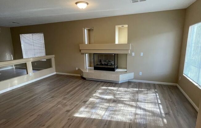 Silverado Ranch - 2 story - Spacious 4 bedroom Home with Upstairs Loft