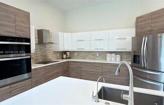 3829 HERON RDG LN