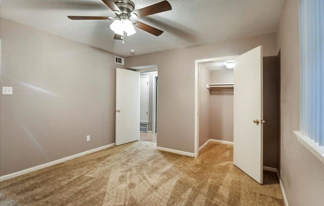 2 beds, 1.5 baths, 825 sqft, $975, Unit 914