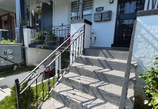 318 SEATON PL NE