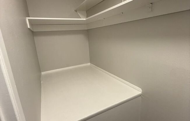 1525 NW 52nd St Apartments