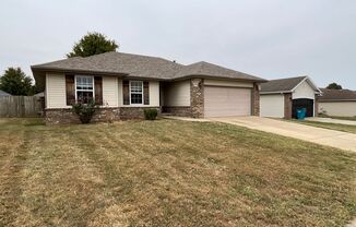 Nice home in SW Springfield!