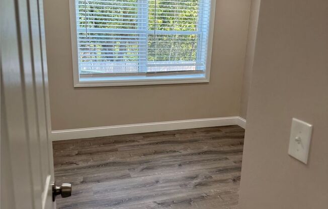 2 beds, 1 bath, 680 sqft, $2,325, Unit 23-28