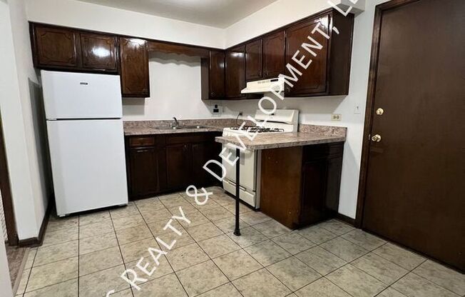 525 N HIGHVIEW AVE