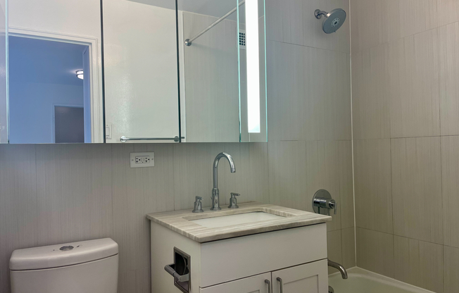1 bed, 1 bath, $6,150, Unit 19D