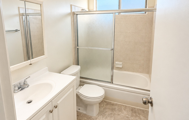 2 beds, 1 bath, 950 sqft, $2,295, Unit 39