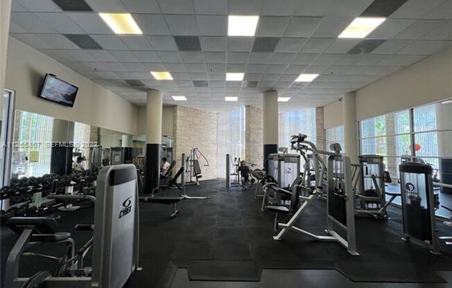 2 beds, 2 baths, 1,030 sqft, $4,000, Unit 5161 Collins Ave appt 1711