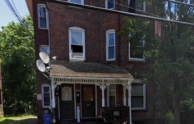 124 - 126 Putnam Streeet