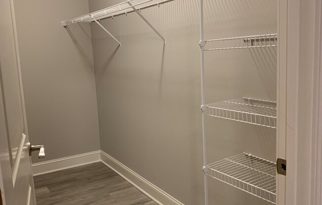 1 bed, 1 bath, 848 sqft, $775, Unit 04