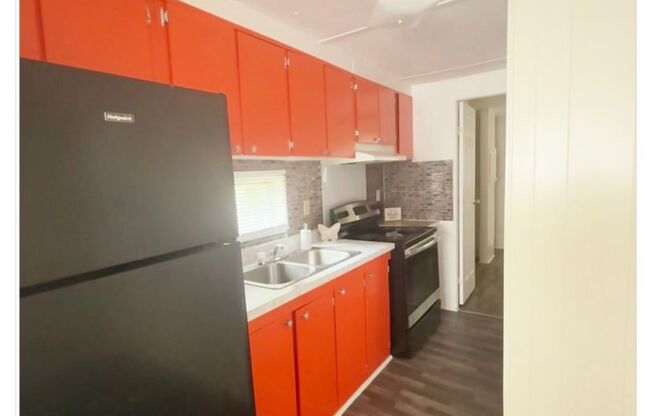 1 bed, 1 bath, 420 sqft, $750, Unit 114B