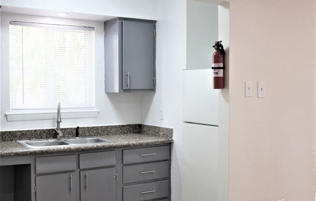 1 bed, 1 bath, 715 sqft, $925, Unit 66