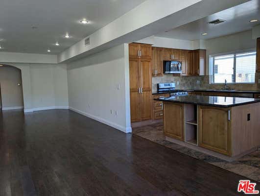 3 beds, 3 baths, 1,630 sqft, $3,800, Unit 306