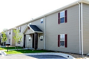 3 beds, 2 baths, $1,250, Unit # 3