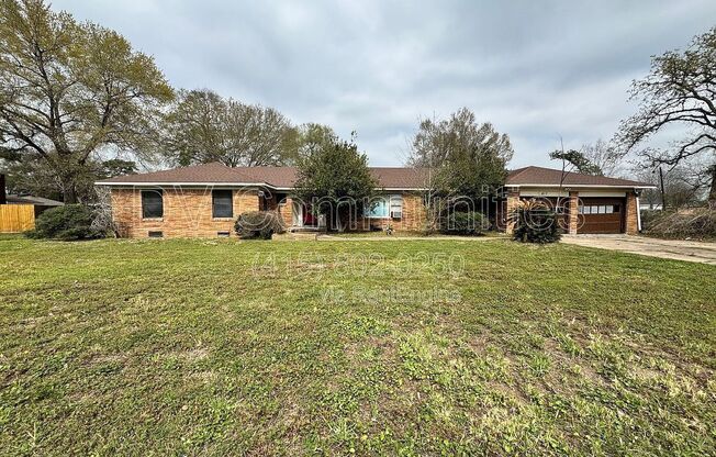 817 WESTMONT DR