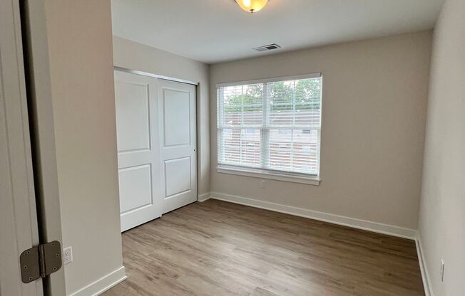 2 beds, 1 bath, 850 sqft, $1,600, Unit 8487 - B12