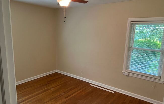 3 beds, 1 bath, $1,300