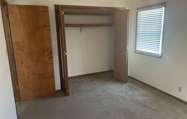 2 beds, 1 bath, 1,000 sqft, $750, Unit 3