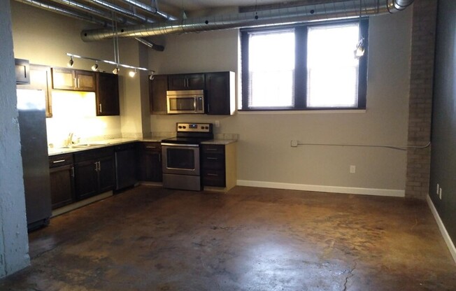 402 E 4th Street
