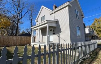 Charming 2 Bedroom Home with Fenced Yard Available for Pre-Lease!