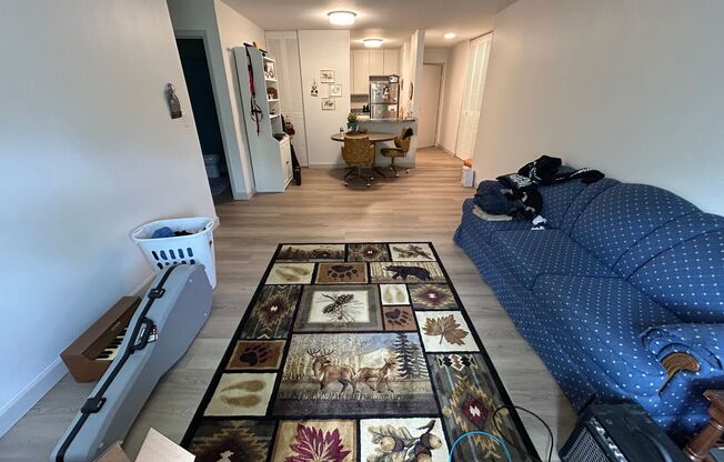 2 beds, 1 bath, $1,295, Unit 109