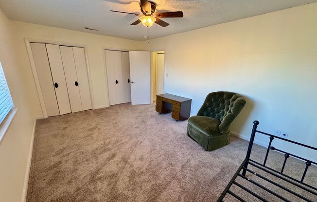 1 bed, 1 bath, $1,000, Unit # 320