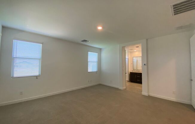 5 beds, 3 baths, $2,745