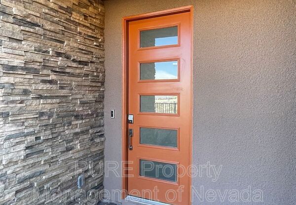 600 N CARRIAGE HL DR