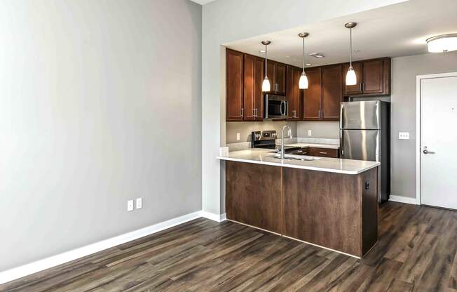 Interiors-Midtown-Crossing-Apartments-Omaha-NE-one-bedroom-apartment