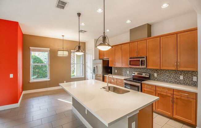Gorgeous 3 bed/ 2.5 bath Townhome at Laureate Park in Lake Nona!