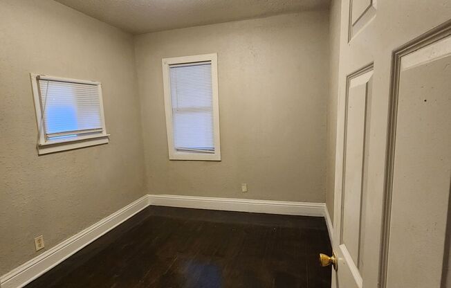 2 beds, 1 bath, $1,150