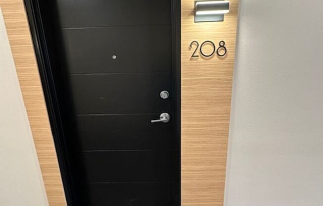 Studio, 1 bath, 432 sqft, $1,299, Unit 208