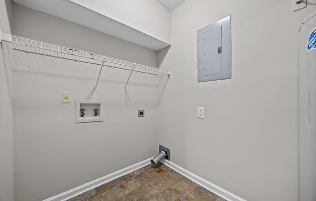 2 beds, 2 baths, 1,000 sqft, $1,147, Unit 421C
