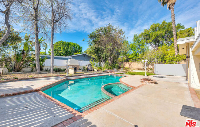 5890 FAIRHAVEN AVE