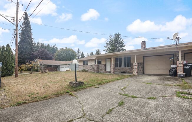 Move in Ready now! Easy JBLM commute, 3 bed 2 bath rambler.