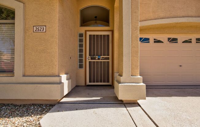 Wonderful 4 bedroom in the North Valley Norterra Area available August 1!!!  All appliances!!!  Huge storage out back!!!