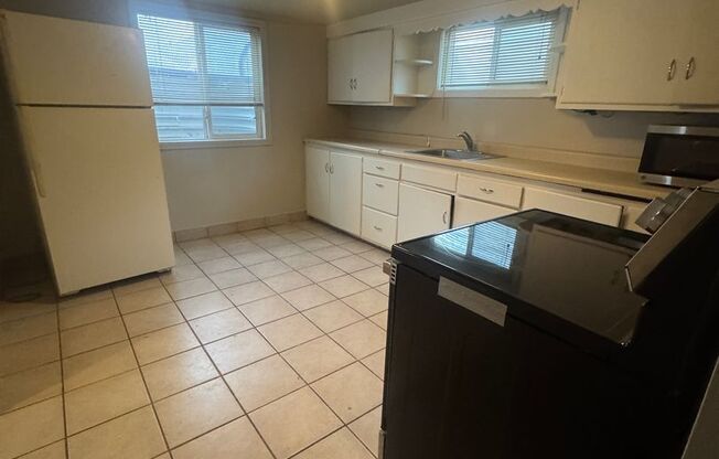 1 bed, 1 bath, $1,100