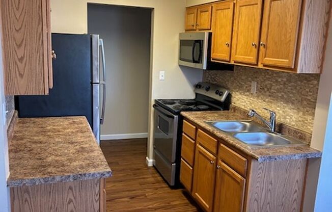 1 bed, 1 bath, 750 sqft, $835, Unit 34